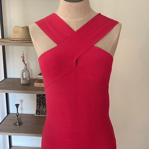 Guess gorgeous bright pink body con - Picture 2 of 3